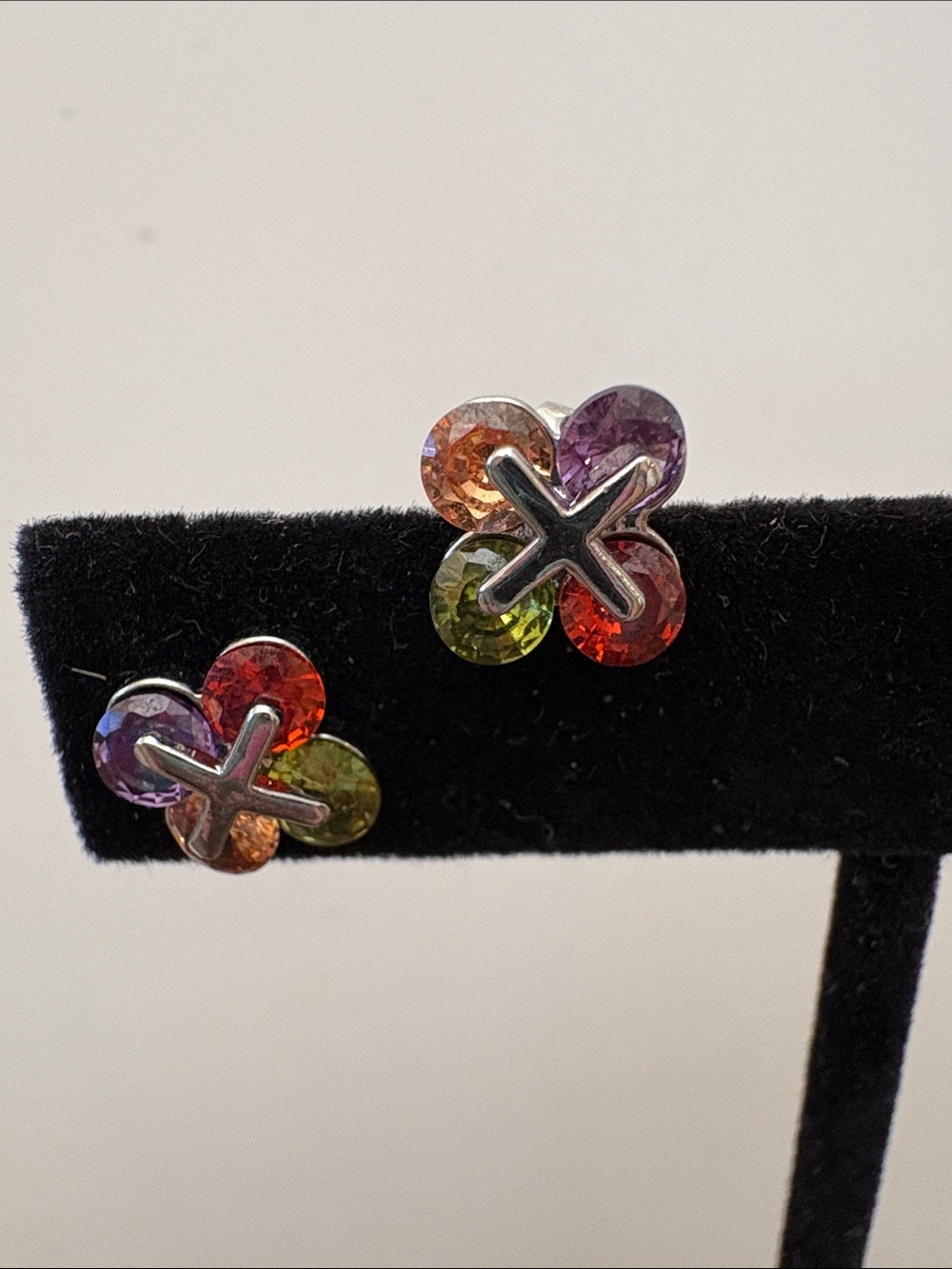 Pretty Bird Multicolor Crystal Clover Stud Earrings - Silver